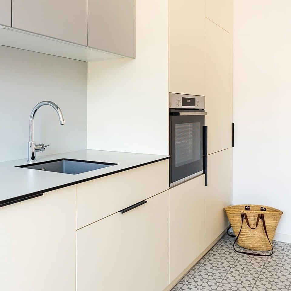 Prenájom bytu 2-izbový 54 m², 28. pluku, Praha, Praha Prenájom bytu 2-izbový 54 m², 28. pluku, Praha, Praha