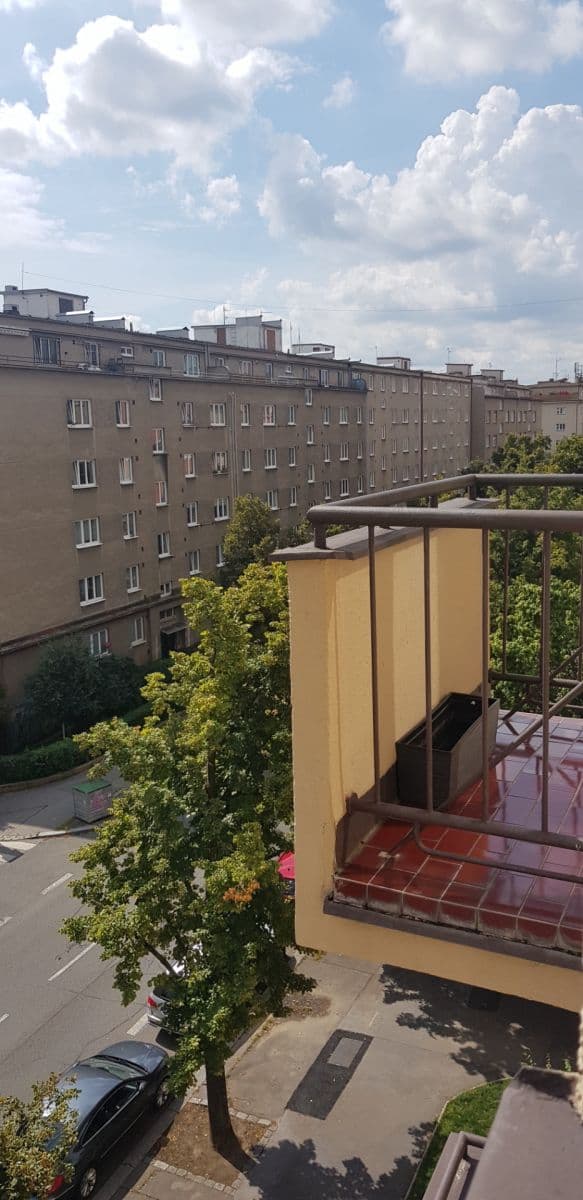 Prenájom bytu 2-izbový 54 m², 28. pluku, Praha, Praha Prenájom bytu 2-izbový 54 m², 28. pluku, Praha, Praha