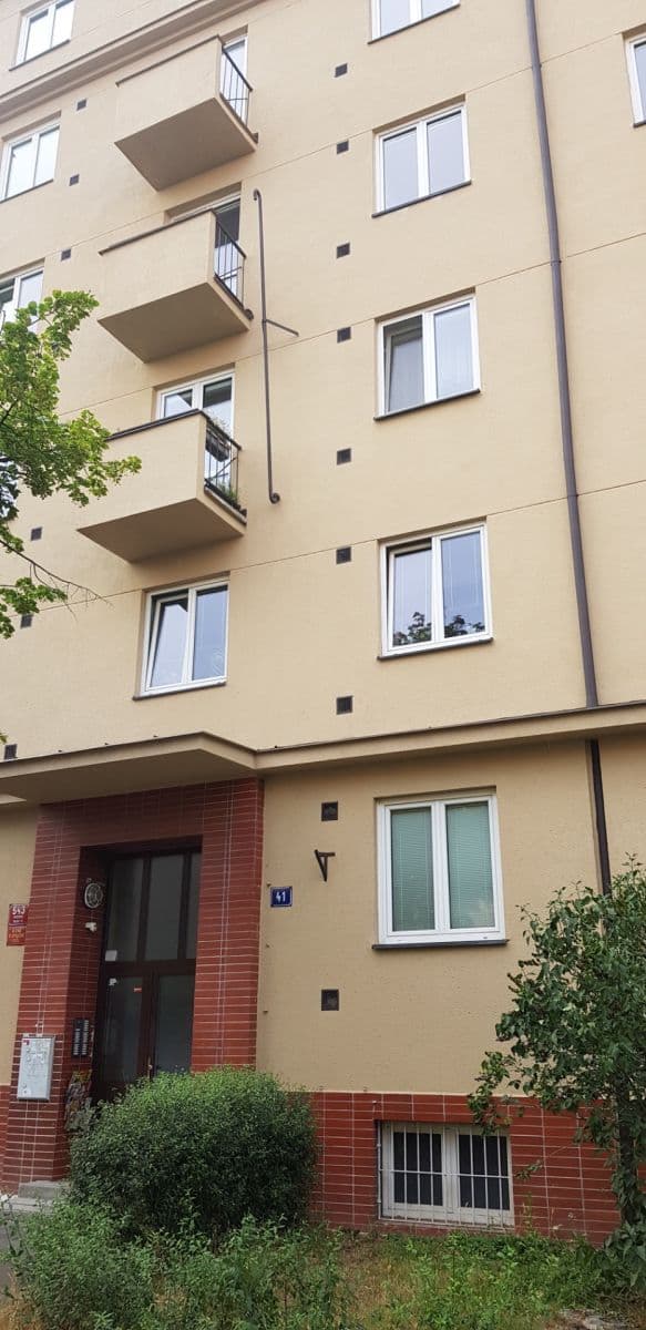 Prenájom bytu 2-izbový 54 m², 28. pluku, Praha, Praha Prenájom bytu 2-izbový 54 m², 28. pluku, Praha, Praha