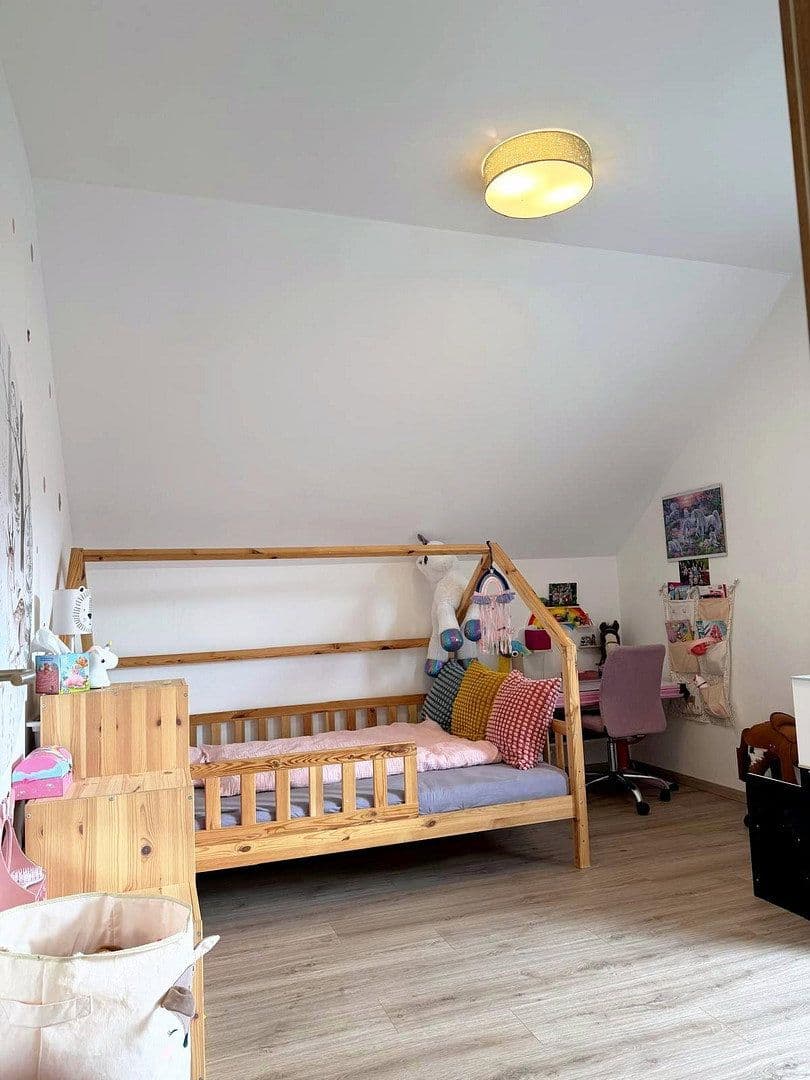 Predaj domu 151 m², pozemok 815 m², Schlüchtern, Hesensko Predaj domu 151 m², pozemok 815 m², Schlüchtern, Hesensko