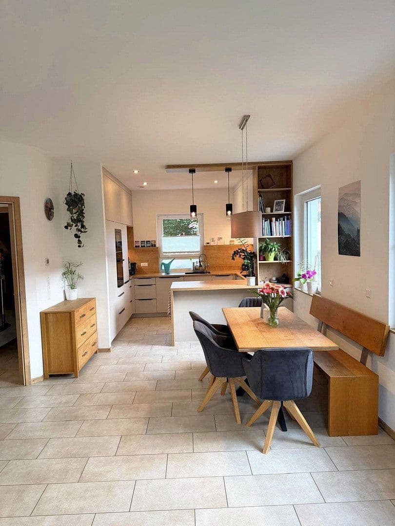 Predaj domu 151 m², pozemok 815 m², Schlüchtern, Hesensko Predaj domu 151 m², pozemok 815 m², Schlüchtern, Hesensko