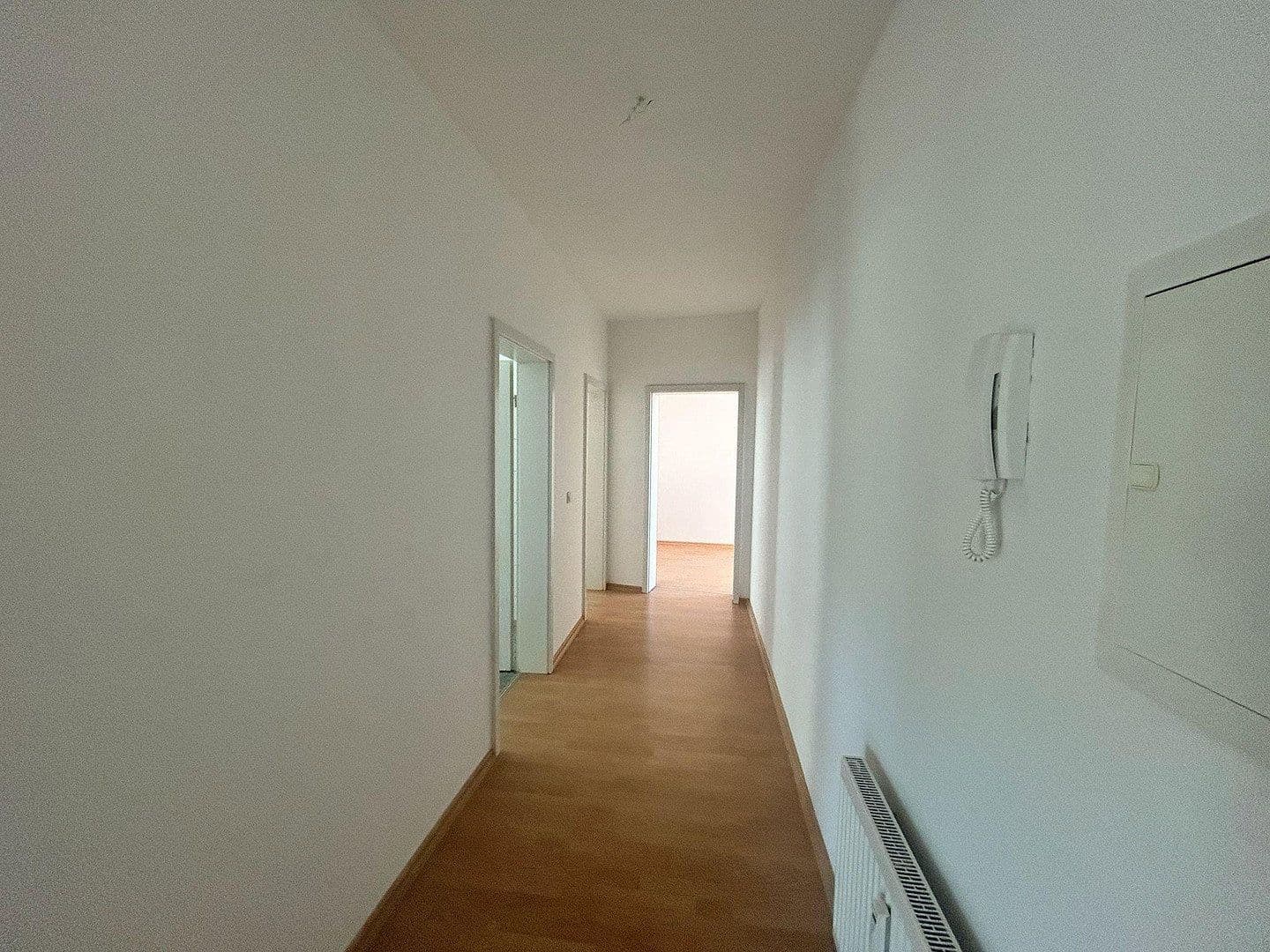 Prenájom bytu 3-izbový 87 m², Goldbachstraße 8, Hohenstein-Ernstthal, Sasko Prenájom bytu 3-izbový 87 m², Goldbachstraße 8, Hohenstein-Ernstthal, Sasko