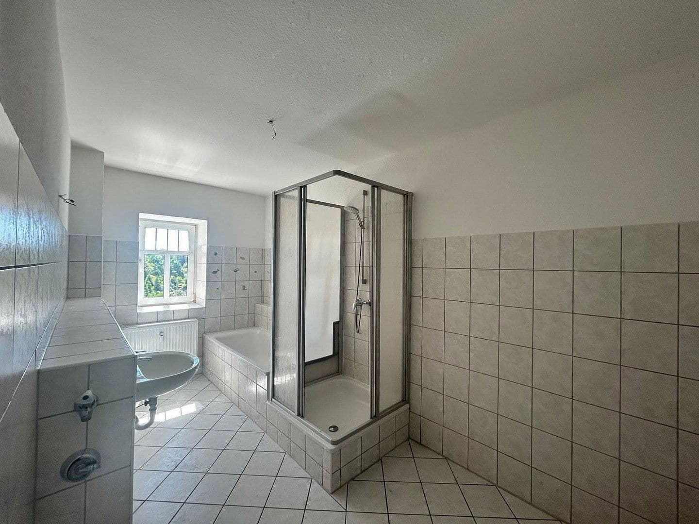 Prenájom bytu 3-izbový 74 m², Goldbachstraße 8, Hohenstein-Ernstthal, Sasko Prenájom bytu 3-izbový 74 m², Goldbachstraße 8, Hohenstein-Ernstthal, Sasko