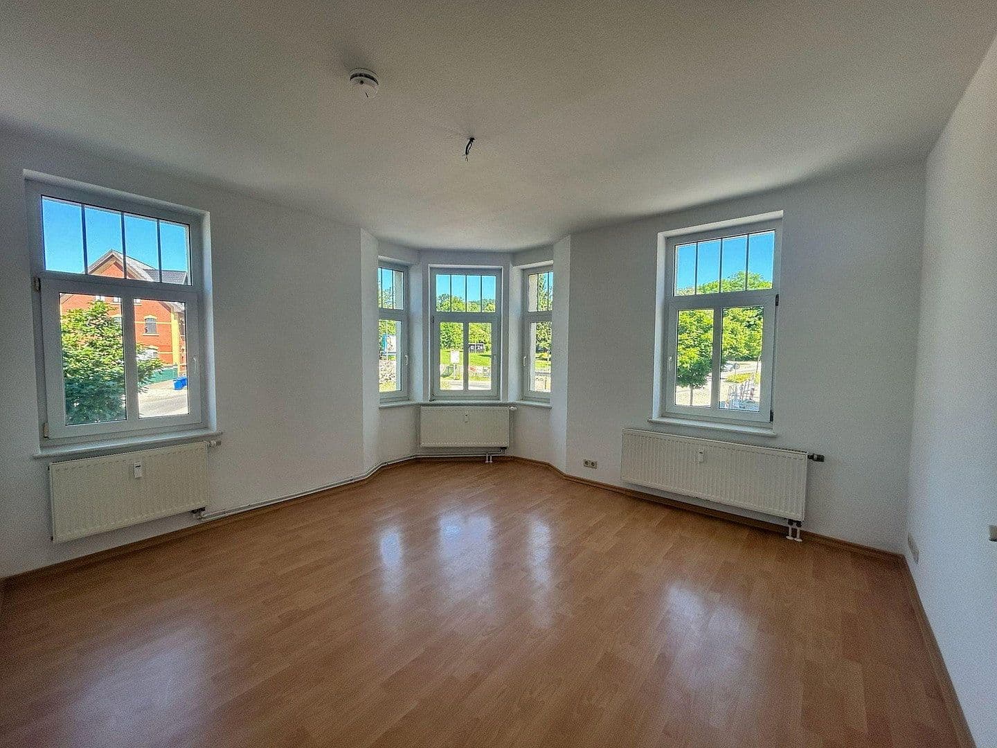 Prenájom bytu 3-izbový 87 m², Goldbachstraße 8, Hohenstein-Ernstthal, Sasko Prenájom bytu 3-izbový 87 m², Goldbachstraße 8, Hohenstein-Ernstthal, Sasko