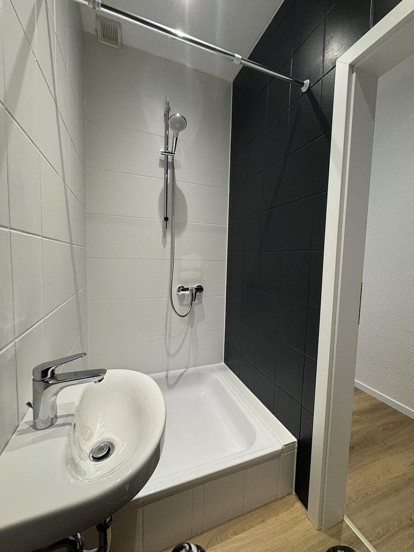 Prenájom bytu 3-izbový 105 m², Bahnhofstraße 4, Wiedensahl, Dolné Sasko Prenájom bytu 3-izbový 105 m², Bahnhofstraße 4, Wiedensahl, Dolné Sasko