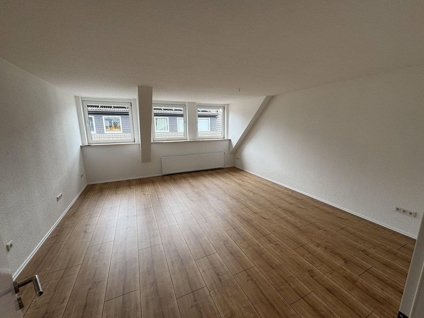 Prenájom bytu 3-izbový 105 m², Bahnhofstraße 4, Wiedensahl, Dolné Sasko Prenájom bytu 3-izbový 105 m², Bahnhofstraße 4, Wiedensahl, Dolné Sasko