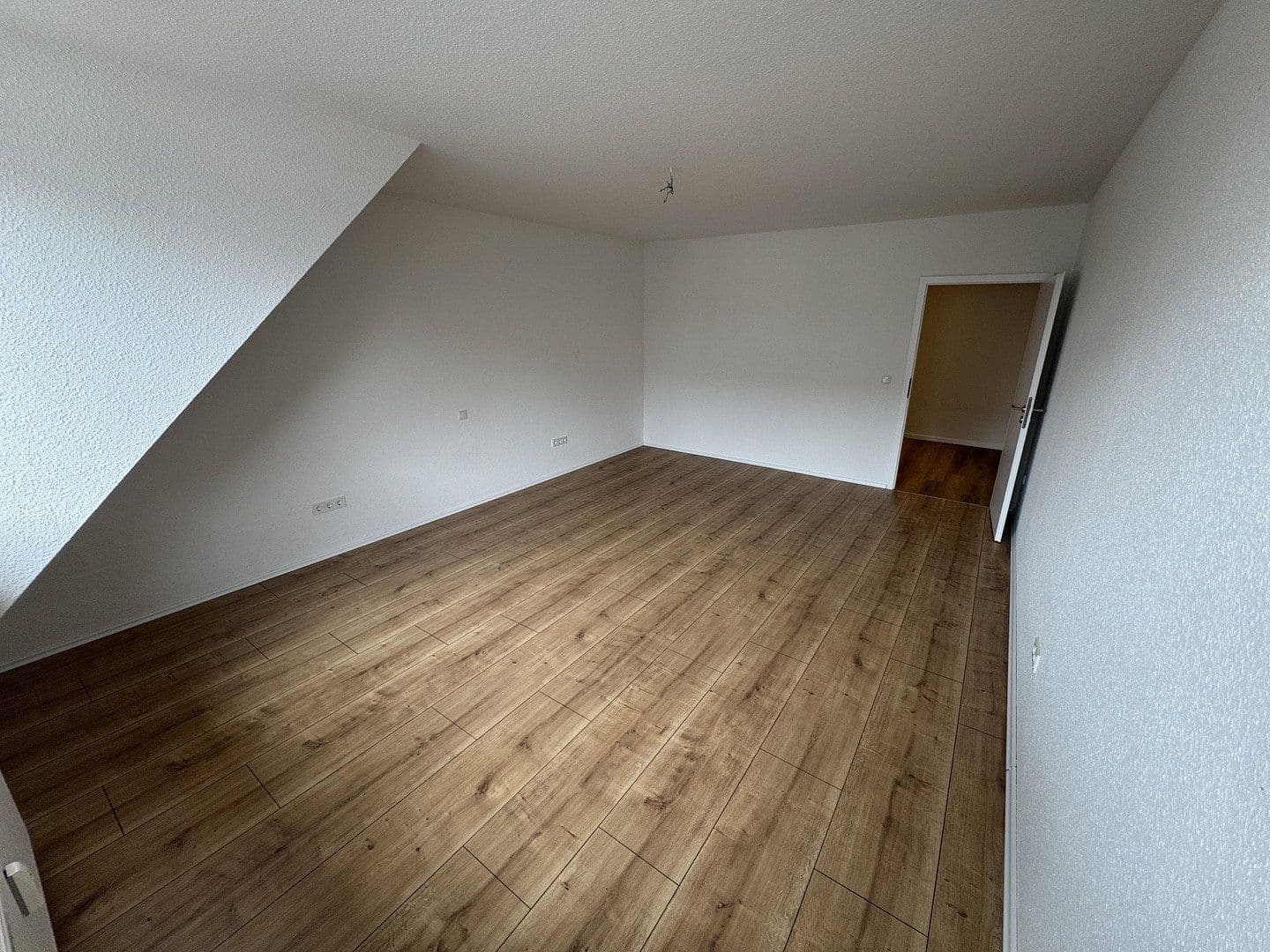 Prenájom bytu 3-izbový 105 m², Bahnhofstraße 4, Wiedensahl, Dolné Sasko Prenájom bytu 3-izbový 105 m², Bahnhofstraße 4, Wiedensahl, Dolné Sasko