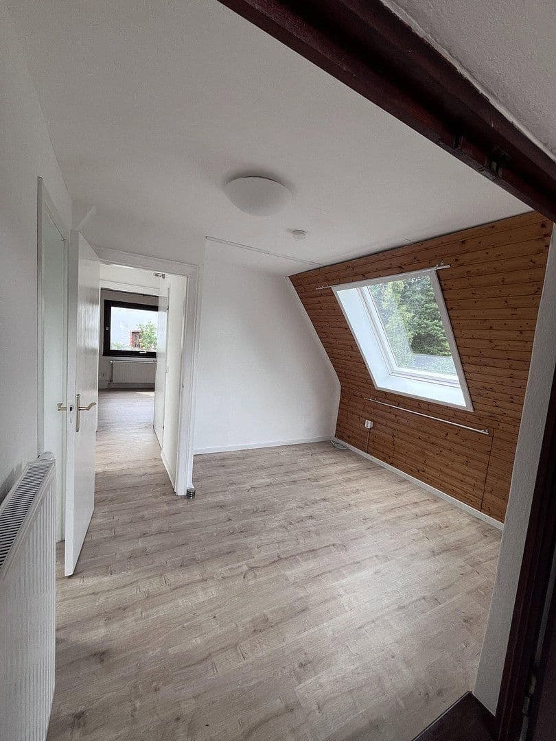 Prenájom domu 100 m², pozemok 1.005 m², Neugrabener Bahnhofstr. 127, Hamburg, Hamburg Prenájom domu 100 m², pozemok 1.005 m², Neugrabener Bahnhofstr. 127, Hamburg, Hamburg