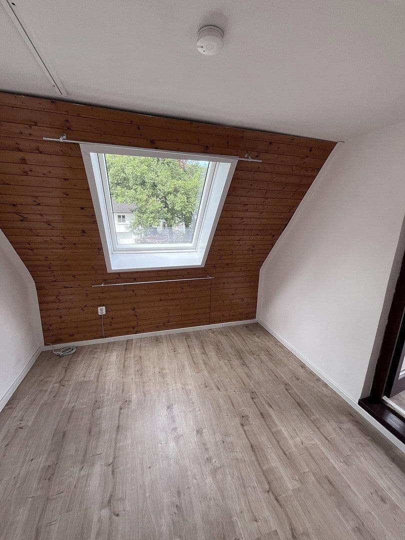 Prenájom domu 100 m², pozemok 1.005 m², Neugrabener Bahnhofstr. 127, Hamburg, Hamburg Prenájom domu 100 m², pozemok 1.005 m², Neugrabener Bahnhofstr. 127, Hamburg, Hamburg