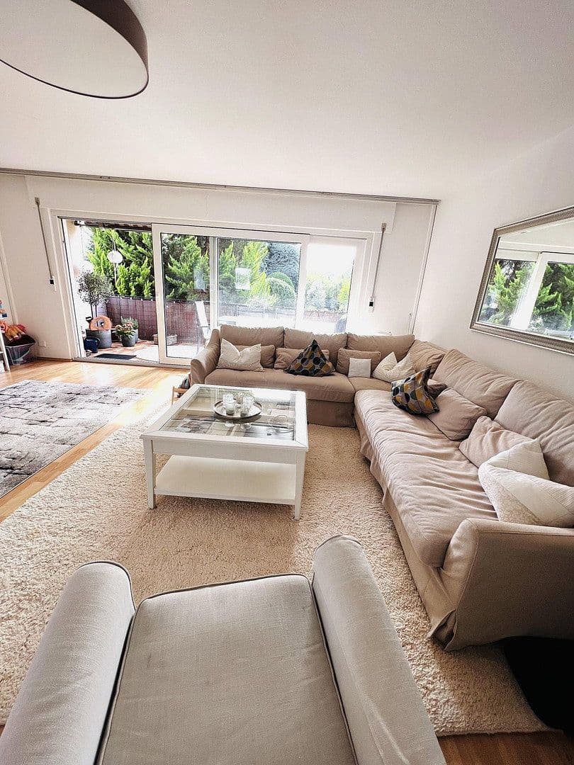 Prenájom bytu 3-izbový 105 m², Apoldaer Weg 5, Mannheim, Bádensko-Wurttembersko Prenájom bytu 3-izbový 105 m², Apoldaer Weg 5, Mannheim, Bádensko-Wurttembersko