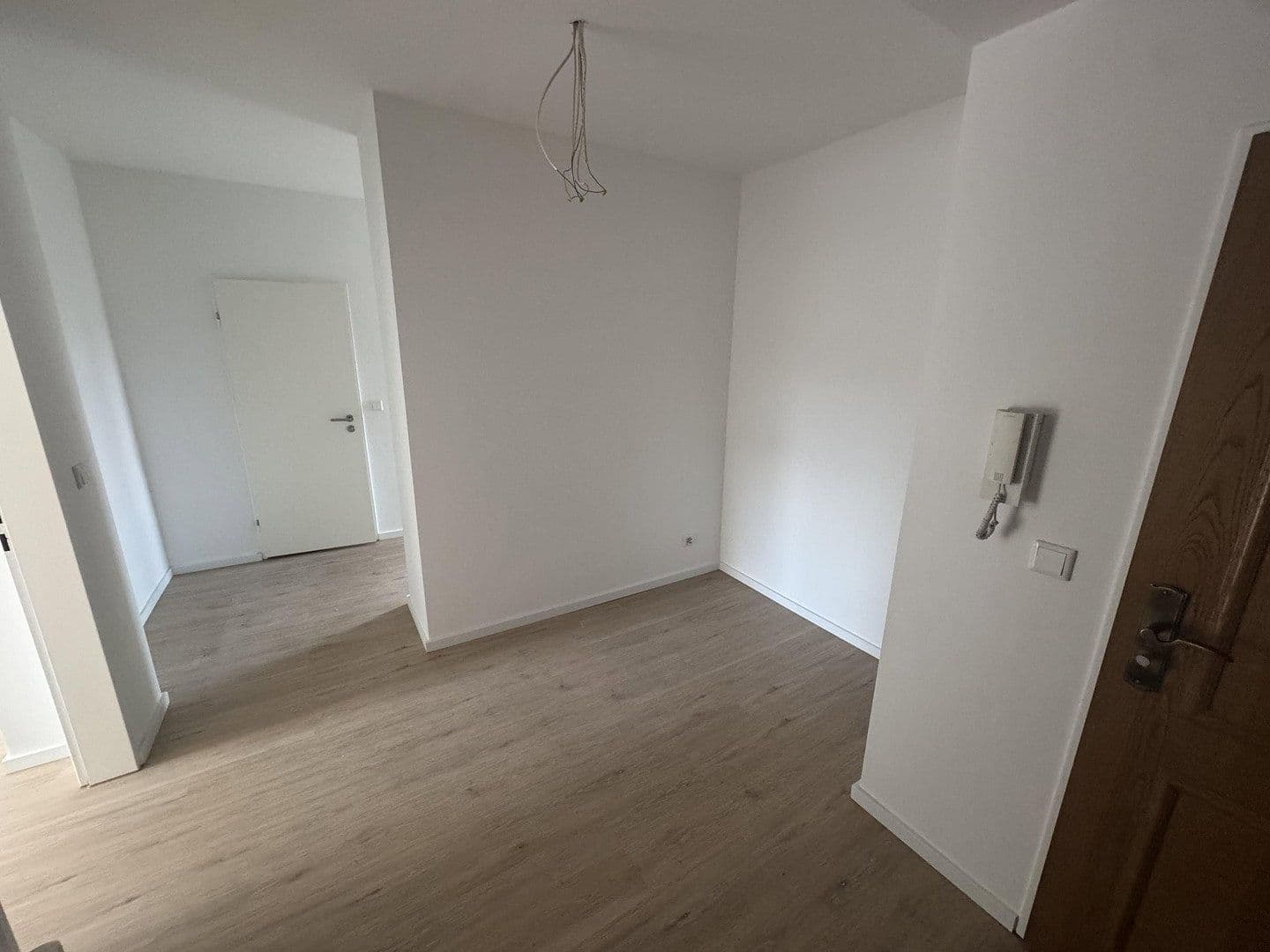 Prenájom bytu 2-izbový 70 m², Am Weidengraben 48, Duisburg, Severné Porýnie - Westfálsko Prenájom bytu 2-izbový 70 m², Am Weidengraben 48, Duisburg, Severné Porýnie - Westfálsko