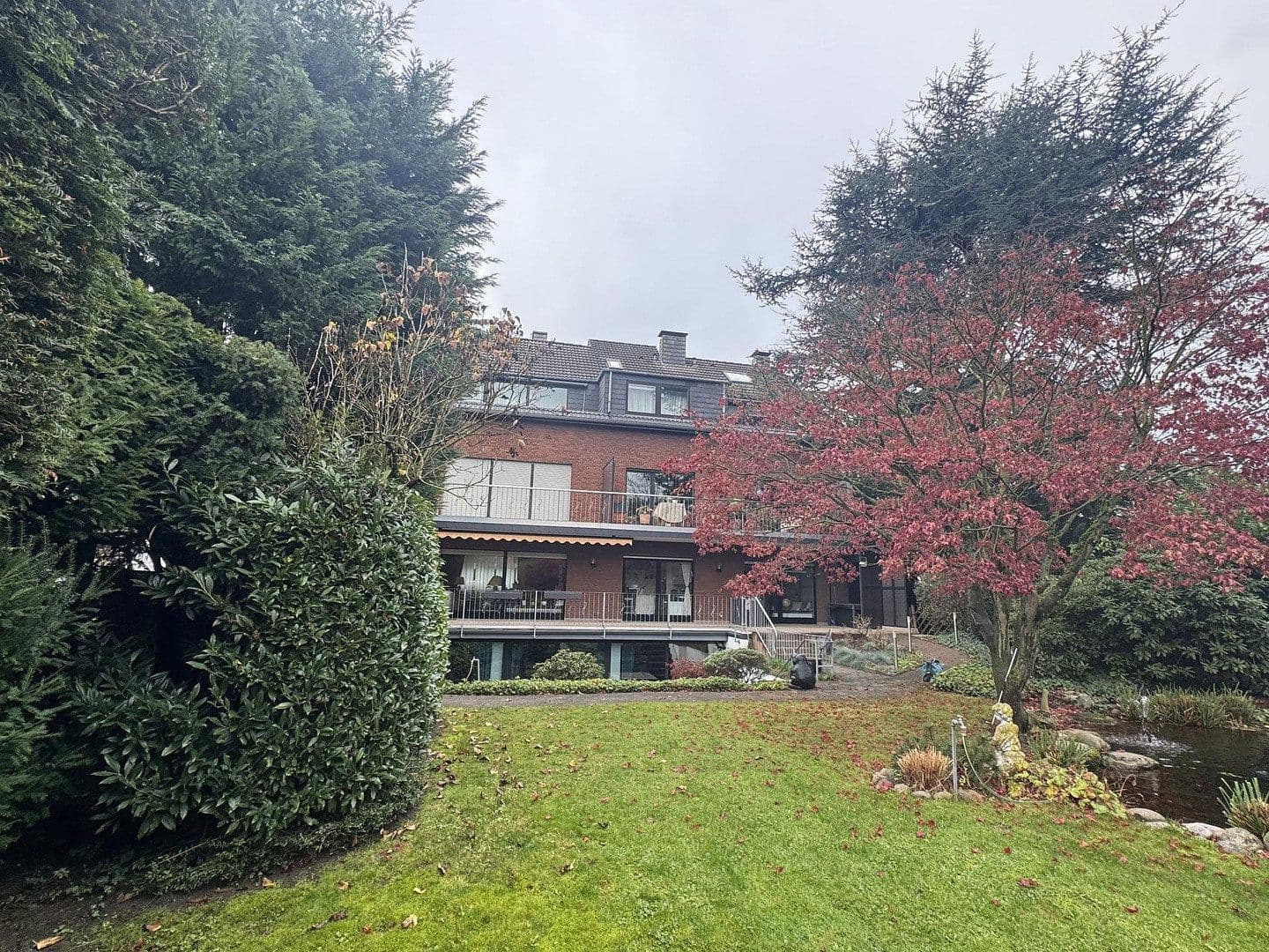 Prenájom bytu 2-izbový 70 m², Am Weidengraben 48, Duisburg, Severné Porýnie - Westfálsko Prenájom bytu 2-izbový 70 m², Am Weidengraben 48, Duisburg, Severné Porýnie - Westfálsko