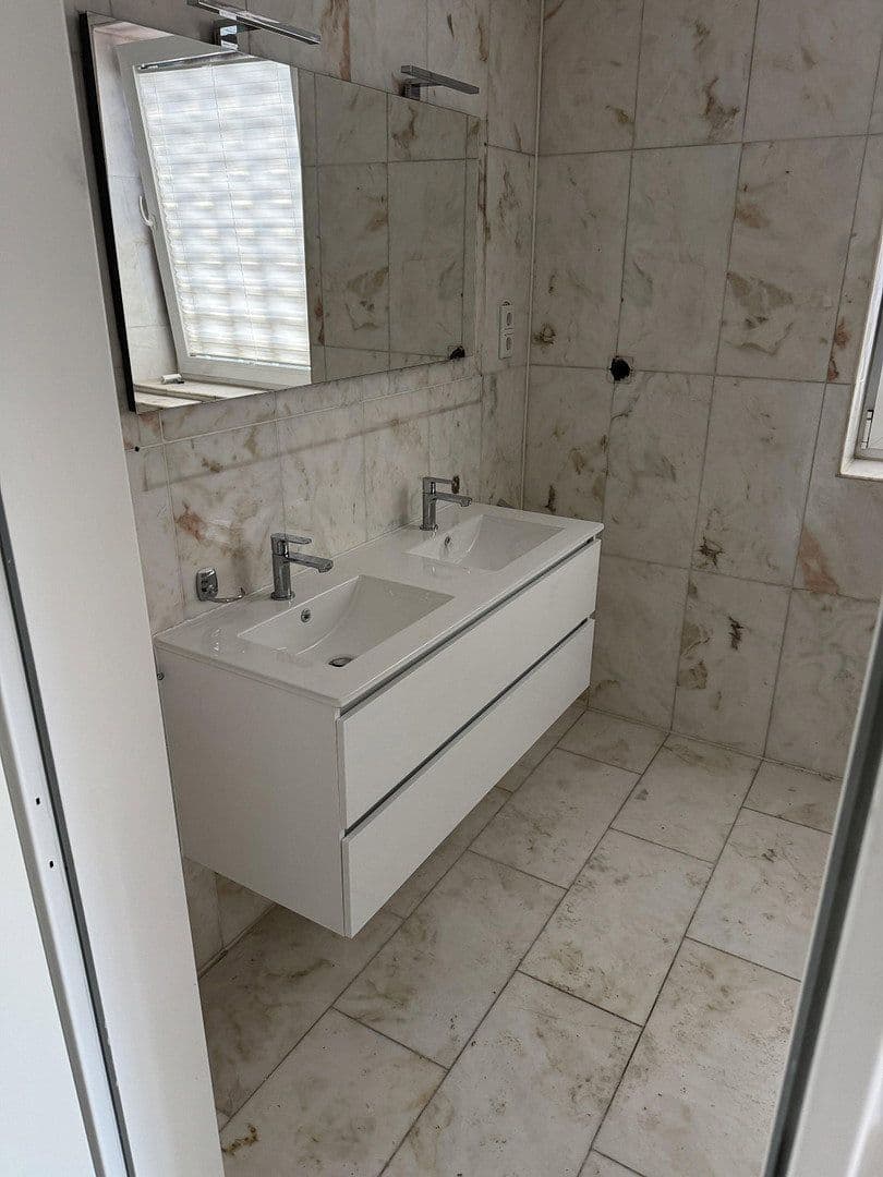 Prenájom bytu 2-izbový 70 m², Am Weidengraben 48, Duisburg, Severné Porýnie - Westfálsko Prenájom bytu 2-izbový 70 m², Am Weidengraben 48, Duisburg, Severné Porýnie - Westfálsko