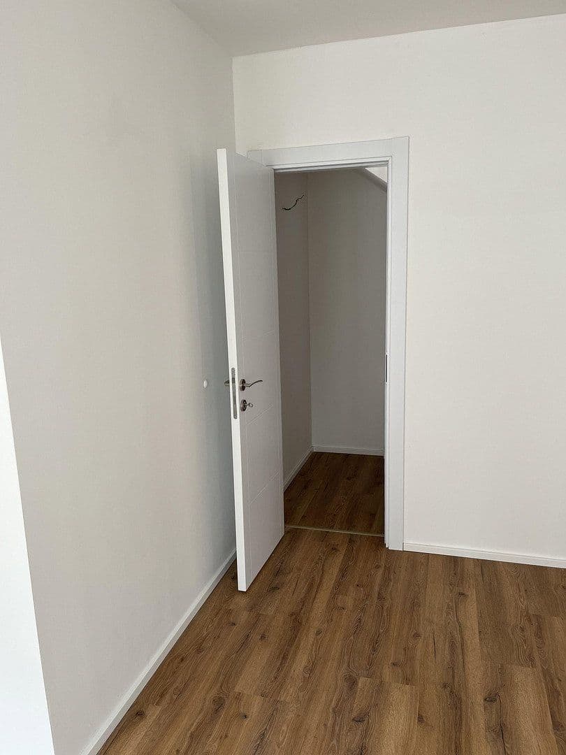 Prenájom bytu 3-izbový 85 m², Waghäuselerstraße, Neulußheim, Bádensko-Wurttembersko Prenájom bytu 3-izbový 85 m², Waghäuselerstraße, Neulußheim, Bádensko-Wurttembersko