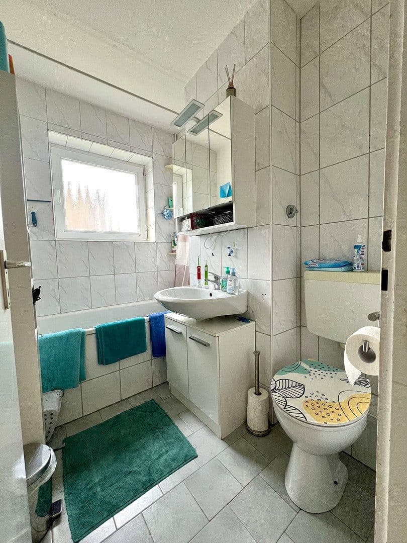 Prenájom bytu 4-izbový 94 m², Mainstraße 2, Heiligenhaus, Severné Porýnie - Westfálsko Prenájom bytu 4-izbový 94 m², Mainstraße 2, Heiligenhaus, Severné Porýnie - Westfálsko