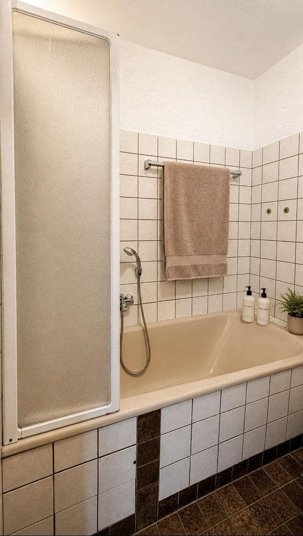 Prenájom bytu 3-izbový 80 m², Herten, Severné Porýnie - Westfálsko Prenájom bytu 3-izbový 80 m², Herten, Severné Porýnie - Westfálsko