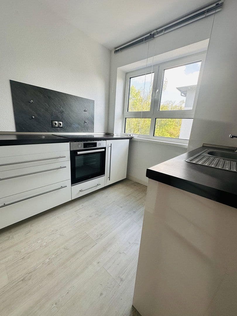 Prenájom bytu 2-izbový 50 m², Jugenheimer Str. 48a, Frankfurt, Hesensko Prenájom bytu 2-izbový 50 m², Jugenheimer Str. 48a, Frankfurt, Hesensko