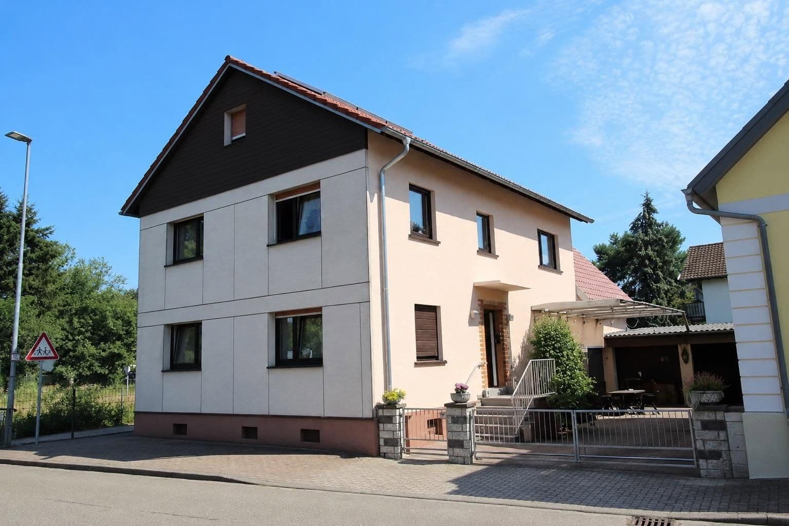 Predaj domu 152 m², pozemok 322 m², Rheinstraße 10, 76467 Bietigheim/Baden, Bietigheim, Bádensko-Wurttembersko Predaj domu 152 m², pozemok 322 m², Rheinstraße 10, 76467 Bietigheim/Baden, Bietigheim, Bádensko-Wurttembersko