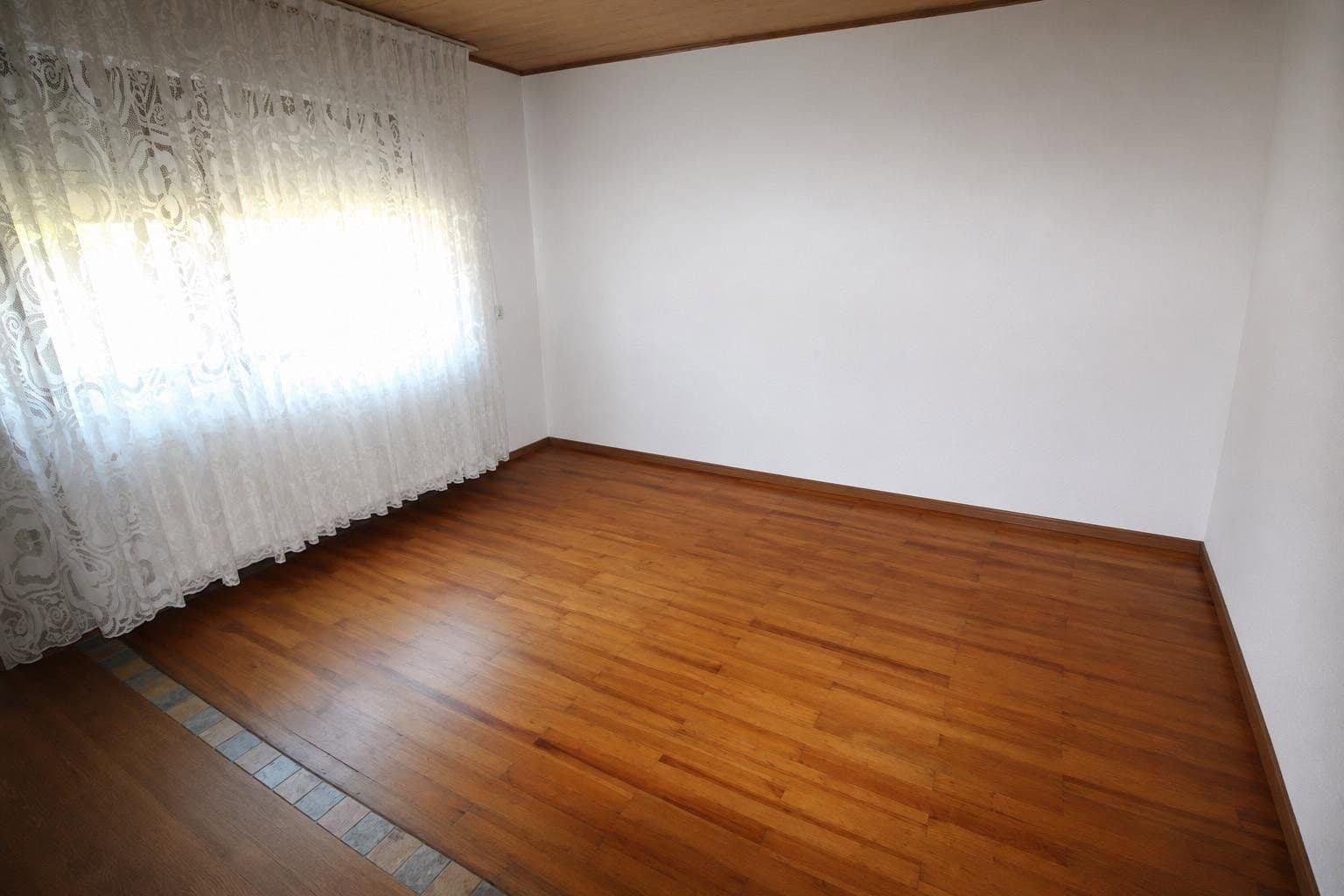 Predaj domu 152 m², pozemok 322 m², Rheinstraße 10, 76467 Bietigheim/Baden, Bietigheim, Bádensko-Wurttembersko Predaj domu 152 m², pozemok 322 m², Rheinstraße 10, 76467 Bietigheim/Baden, Bietigheim, Bádensko-Wurttembersko