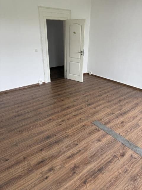 Prenájom kancelárie 154 m², Oberbenrader Str. 51, Nordrhein-Westfalen - Krefeld, Severné Porýnie - Westfálsko Prenájom kancelárie 154 m², Oberbenrader Str. 51, Nordrhein-Westfalen - Krefeld, Severné Porýnie - Westfálsko