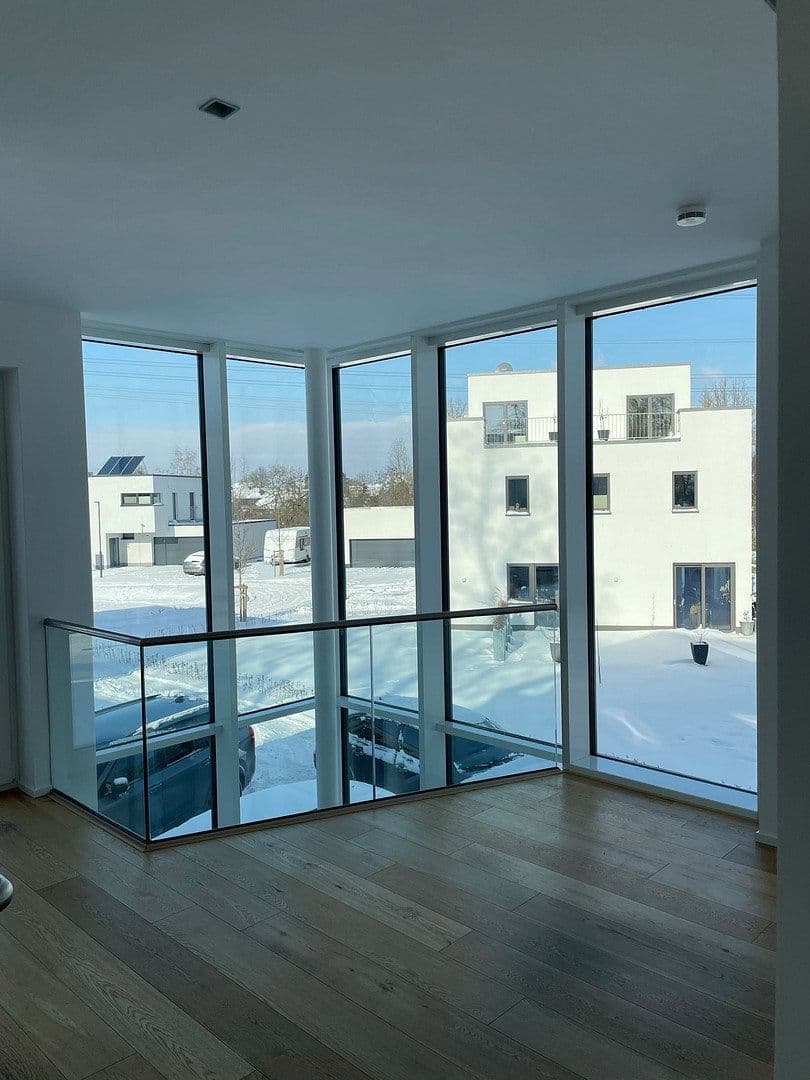 Prenájom bytu 3-izbový 183 m², Am Lohmühlensee 8, Duisburg, Severné Porýnie - Westfálsko Prenájom bytu 3-izbový 183 m², Am Lohmühlensee 8, Duisburg, Severné Porýnie - Westfálsko