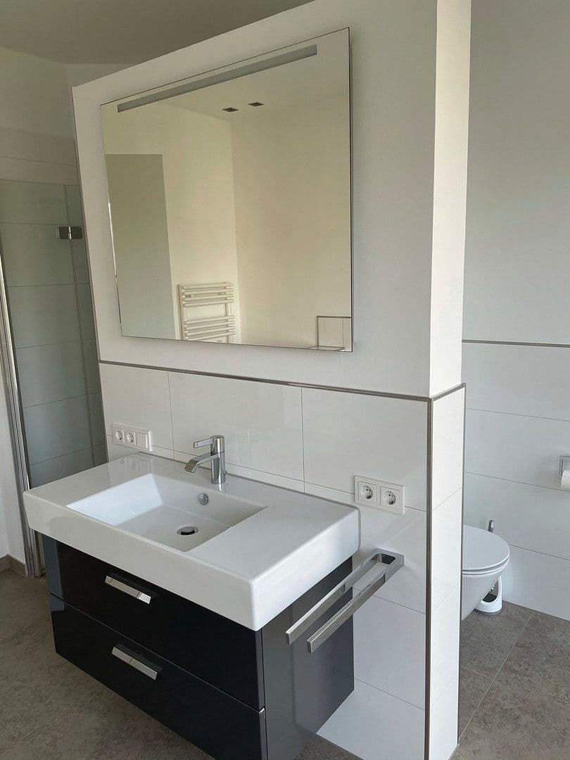 Prenájom bytu 3-izbový 183 m², Am Lohmühlensee 8, Duisburg, Severné Porýnie - Westfálsko Prenájom bytu 3-izbový 183 m², Am Lohmühlensee 8, Duisburg, Severné Porýnie - Westfálsko