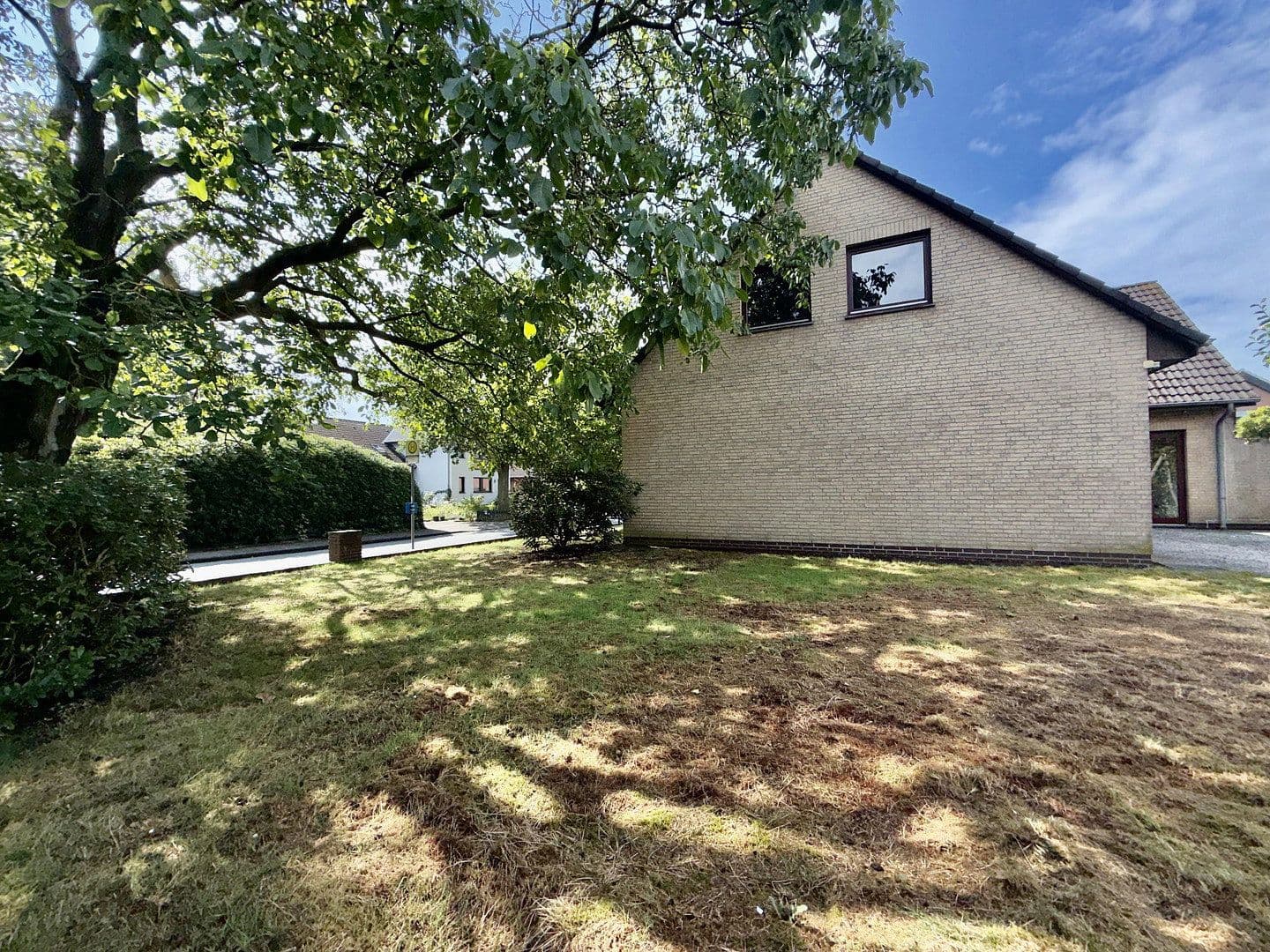 Predaj domu 152 m², pozemok 696 m², Weimarer Straße 2, Delmenhorst, Dolné Sasko Predaj domu 152 m², pozemok 696 m², Weimarer Straße 2, Delmenhorst, Dolné Sasko
