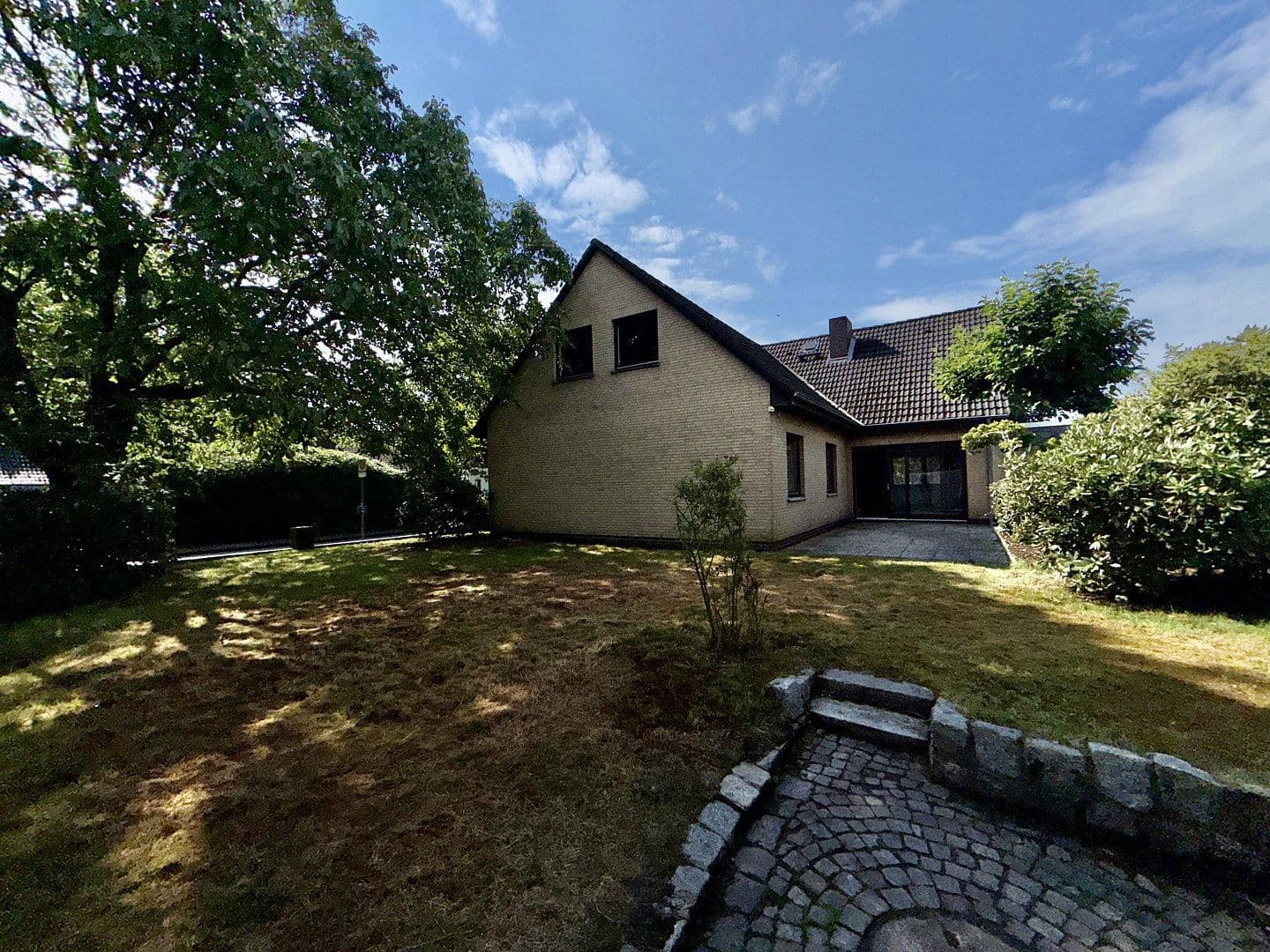Predaj domu 152 m², pozemok 696 m², Weimarer Straße 2, Delmenhorst, Dolné Sasko Predaj domu 152 m², pozemok 696 m², Weimarer Straße 2, Delmenhorst, Dolné Sasko