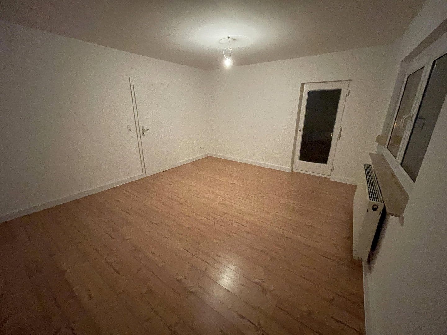 Predaj domu 125 m², pozemok 512 m², Lauda-Königshofen, Bádensko-Wurttembersko Predaj domu 125 m², pozemok 512 m², Lauda-Königshofen, Bádensko-Wurttembersko