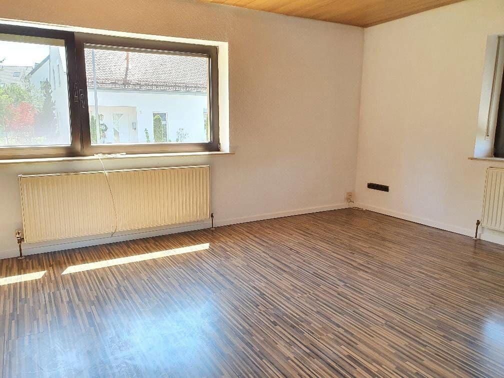 Predaj domu 171 m², pozemok 739 m², Neumarkt in der Oberpfalz, Bavorsko Predaj domu 171 m², pozemok 739 m², Neumarkt in der Oberpfalz, Bavorsko