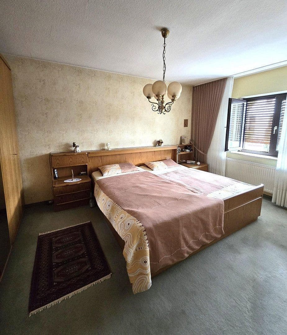 Predaj domu 171 m², pozemok 739 m², Neumarkt in der Oberpfalz, Bavorsko Predaj domu 171 m², pozemok 739 m², Neumarkt in der Oberpfalz, Bavorsko