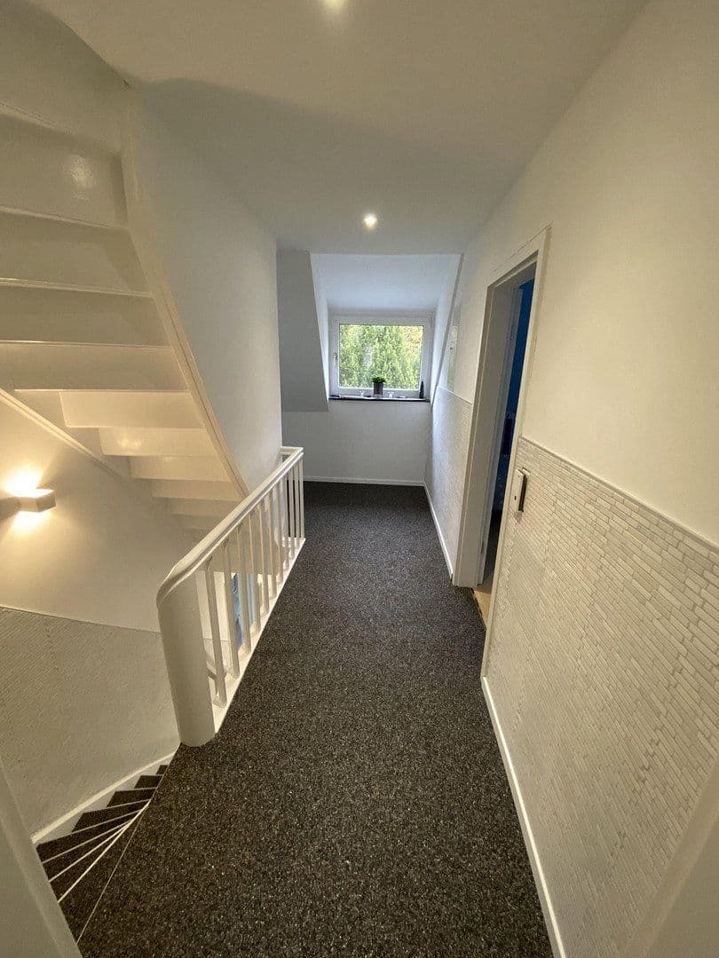 Predaj domu 307 m², pozemok 738 m², Wermelskirchen, Severné Porýnie - Westfálsko Predaj domu 307 m², pozemok 738 m², Wermelskirchen, Severné Porýnie - Westfálsko