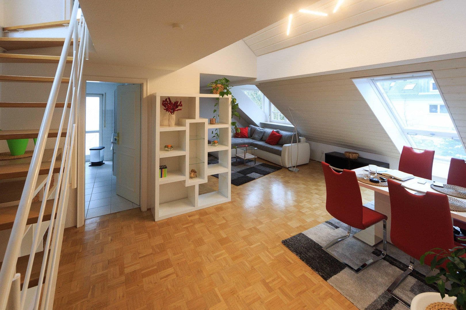 Prenájom bytu 3-izbový 87 m², Öhringer Straße 21, Stuttgart, Bádensko-Wurttembersko Prenájom bytu 3-izbový 87 m², Öhringer Straße 21, Stuttgart, Bádensko-Wurttembersko