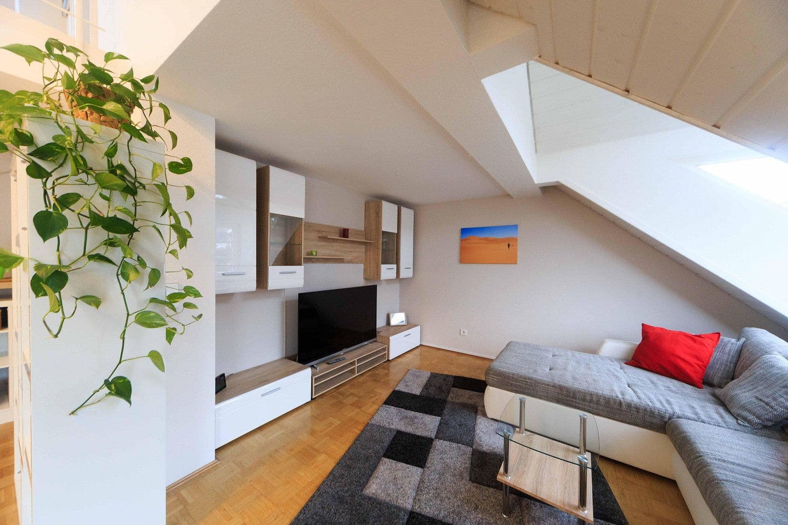 Prenájom bytu 3-izbový 87 m², Öhringer Straße 21, Stuttgart, Bádensko-Wurttembersko Prenájom bytu 3-izbový 87 m², Öhringer Straße 21, Stuttgart, Bádensko-Wurttembersko