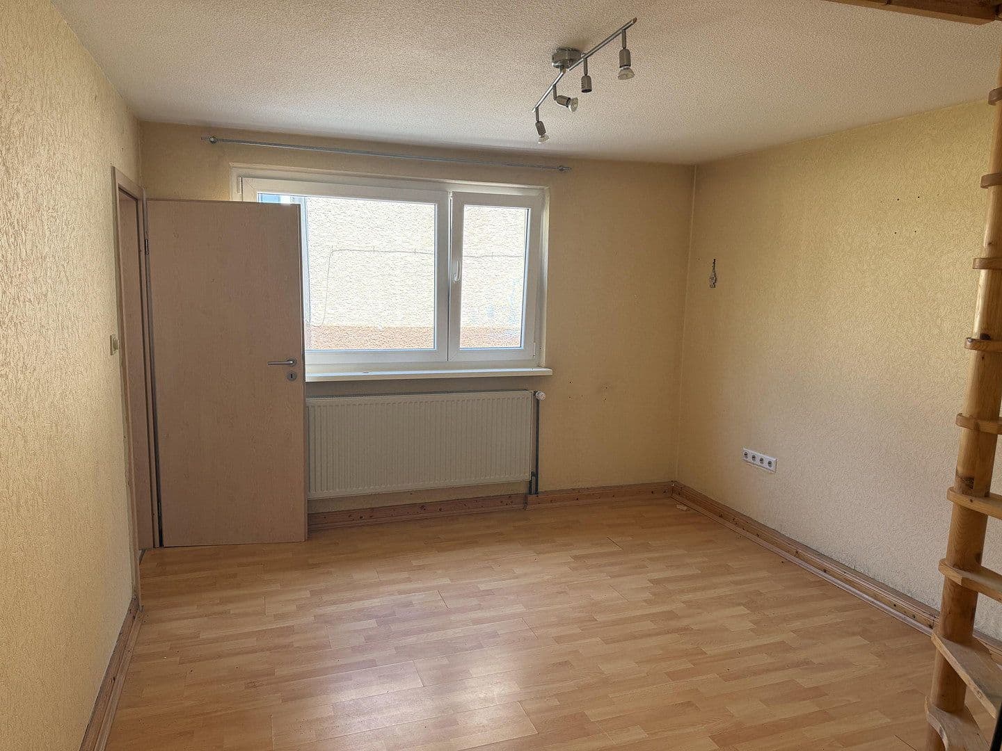 Predaj domu 60 m², pozemok 250 m², Bad Rappenau, Bádensko-Wurttembersko Predaj domu 60 m², pozemok 250 m², Bad Rappenau, Bádensko-Wurttembersko