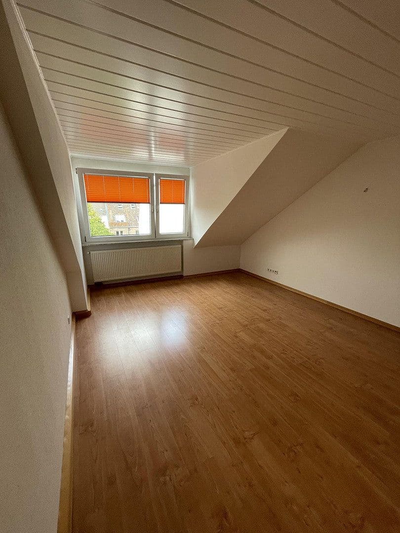 Prenájom bytu 3-izbový 75 m², Krefeld, Severné Porýnie - Westfálsko Prenájom bytu 3-izbový 75 m², Krefeld, Severné Porýnie - Westfálsko
