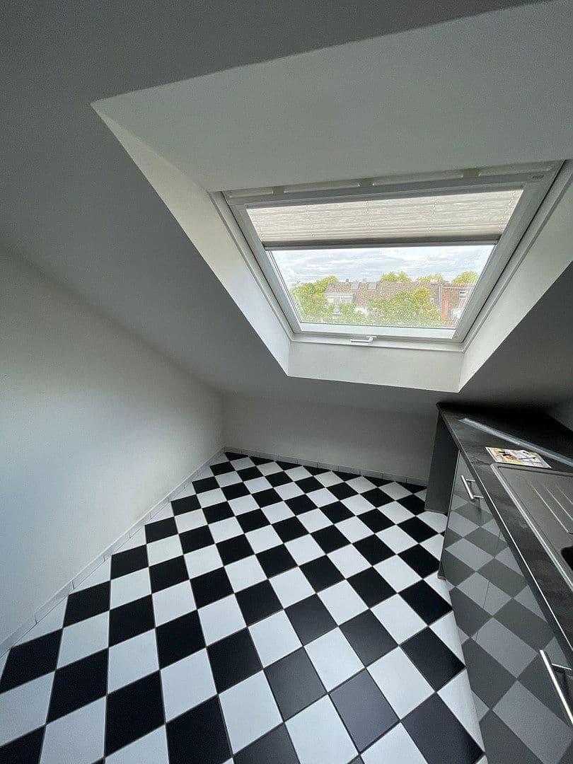 Prenájom bytu 3-izbový 75 m², Krefeld, Severné Porýnie - Westfálsko Prenájom bytu 3-izbový 75 m², Krefeld, Severné Porýnie - Westfálsko