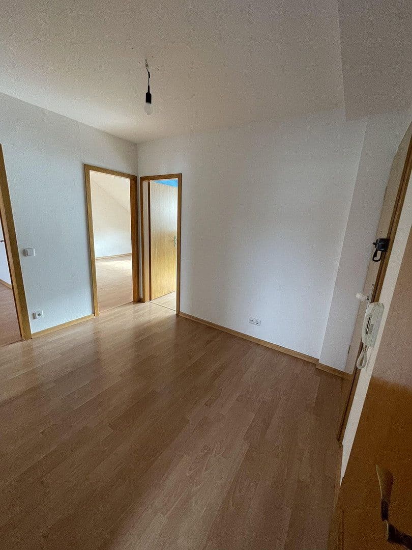 Prenájom bytu 3-izbový 75 m², Krefeld, Severné Porýnie - Westfálsko Prenájom bytu 3-izbový 75 m², Krefeld, Severné Porýnie - Westfálsko