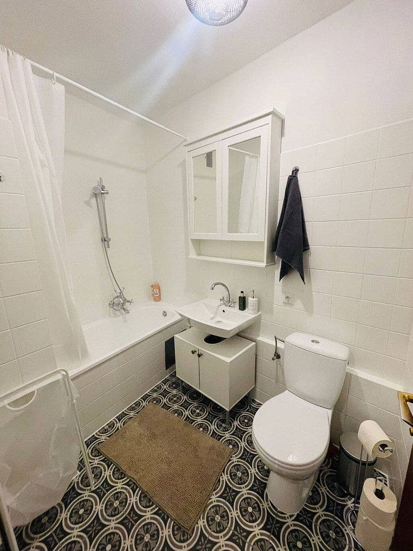 Prenájom bytu 1-izbový 38 m², Salzburg, Salzbursko Prenájom bytu 1-izbový 38 m², Salzburg, Salzbursko