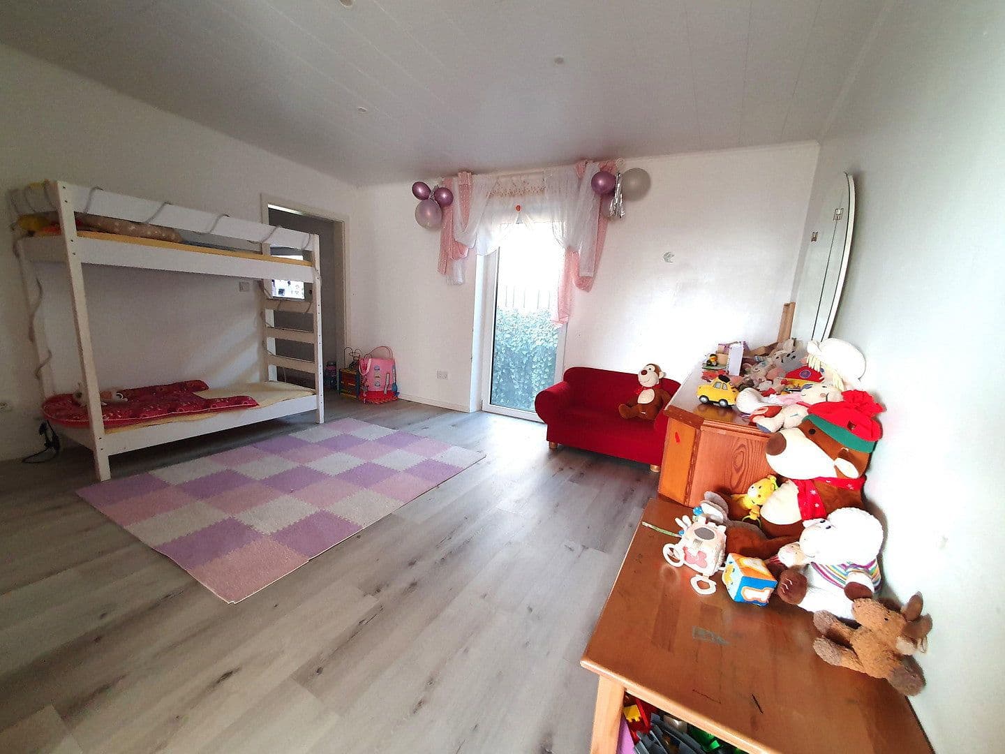 Predaj domu 291 m², pozemok 2.324 m², Kirchdorf, Bavorsko Predaj domu 291 m², pozemok 2.324 m², Kirchdorf, Bavorsko
