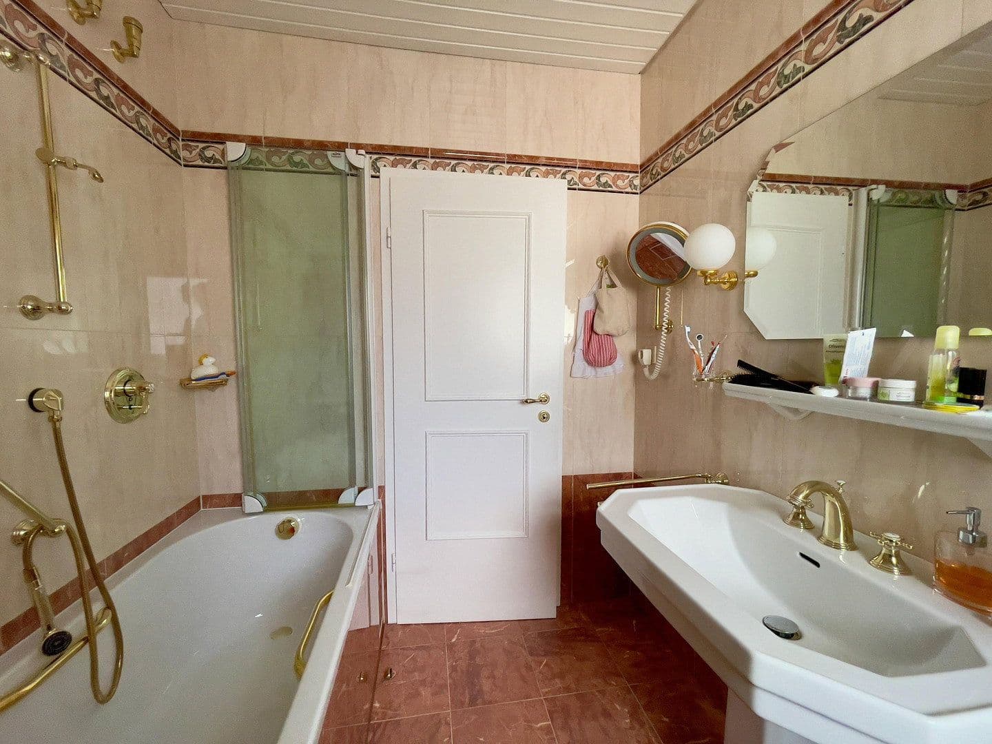 Prenájom domu 167 m², pozemok 591 m², Klein-Winternheim, Porýnie-Falcko Prenájom domu 167 m², pozemok 591 m², Klein-Winternheim, Porýnie-Falcko