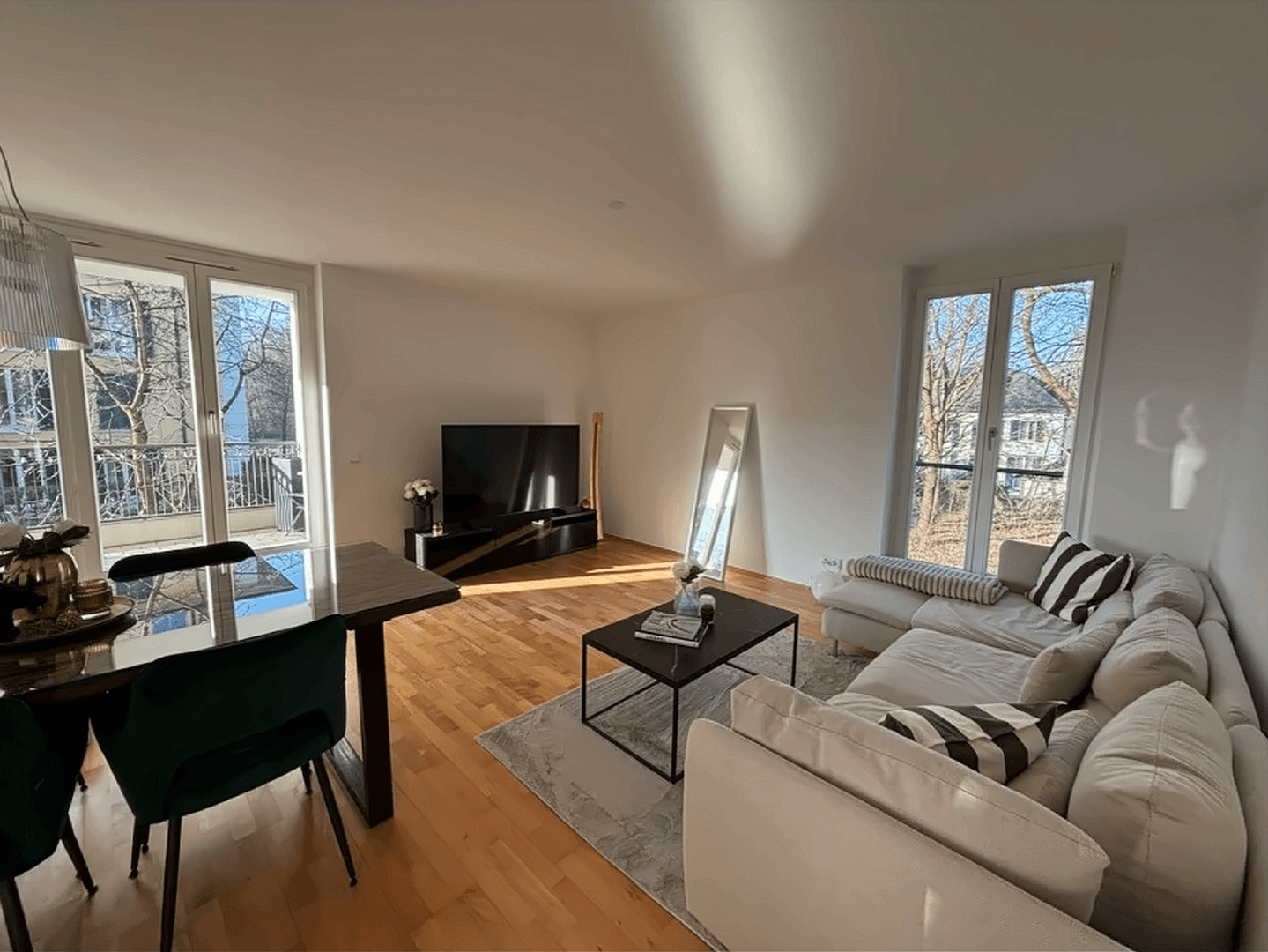 Prenájom bytu 2-izbový 62 m², Am Kapuzinerhölzl 37a, München, Bavorsko Prenájom bytu 2-izbový 62 m², Am Kapuzinerhölzl 37a, München, Bavorsko