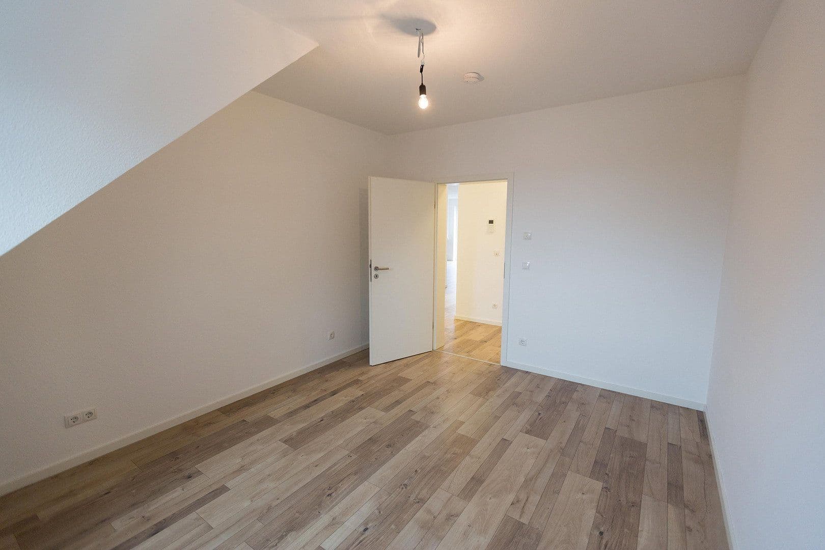 Prenájom bytu 3-izbový 105 m², Frankfurter Straße 169, Bad Vilbel, Hesensko Prenájom bytu 3-izbový 105 m², Frankfurter Straße 169, Bad Vilbel, Hesensko