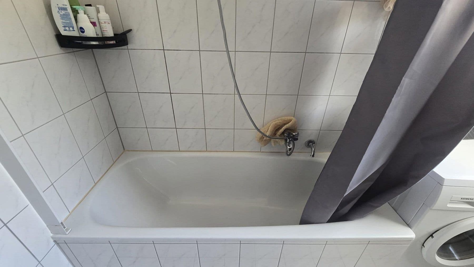 Prenájom bytu 3-izbový 105 m², Ittertalstraße 138, Solingen, Severné Porýnie - Westfálsko Prenájom bytu 3-izbový 105 m², Ittertalstraße 138, Solingen, Severné Porýnie - Westfálsko