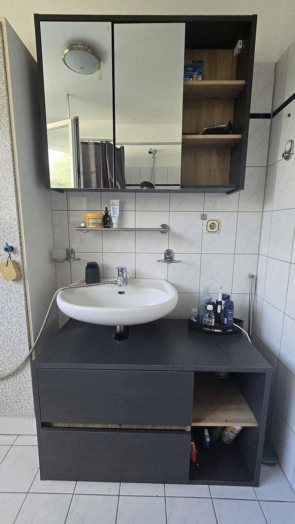 Prenájom bytu 3-izbový 105 m², Ittertalstraße 138, Solingen, Severné Porýnie - Westfálsko Prenájom bytu 3-izbový 105 m², Ittertalstraße 138, Solingen, Severné Porýnie - Westfálsko