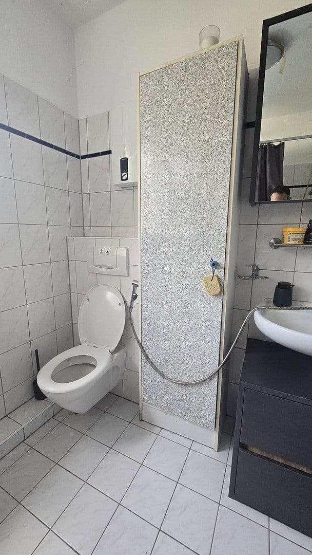 Prenájom bytu 3-izbový 105 m², Ittertalstraße 138, Solingen, Severné Porýnie - Westfálsko Prenájom bytu 3-izbový 105 m², Ittertalstraße 138, Solingen, Severné Porýnie - Westfálsko