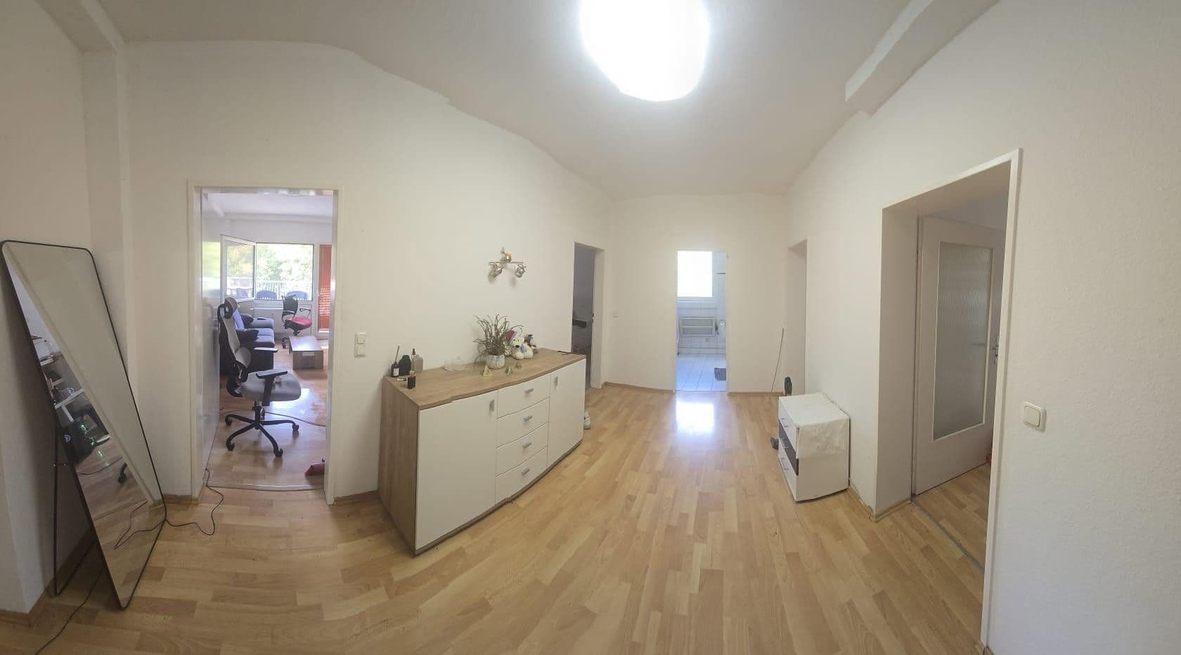Prenájom bytu 3-izbový 105 m², Ittertalstraße 138, Solingen, Severné Porýnie - Westfálsko Prenájom bytu 3-izbový 105 m², Ittertalstraße 138, Solingen, Severné Porýnie - Westfálsko