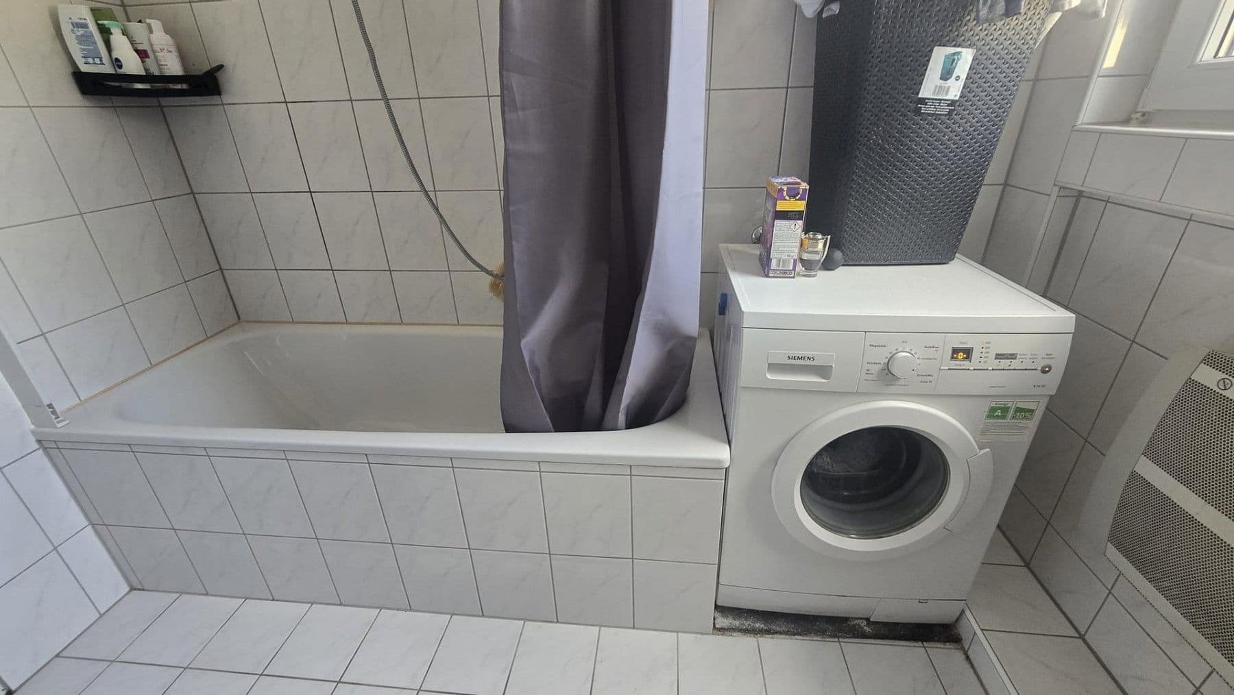Prenájom bytu 3-izbový 105 m², Ittertalstraße 138, Solingen, Severné Porýnie - Westfálsko Prenájom bytu 3-izbový 105 m², Ittertalstraße 138, Solingen, Severné Porýnie - Westfálsko