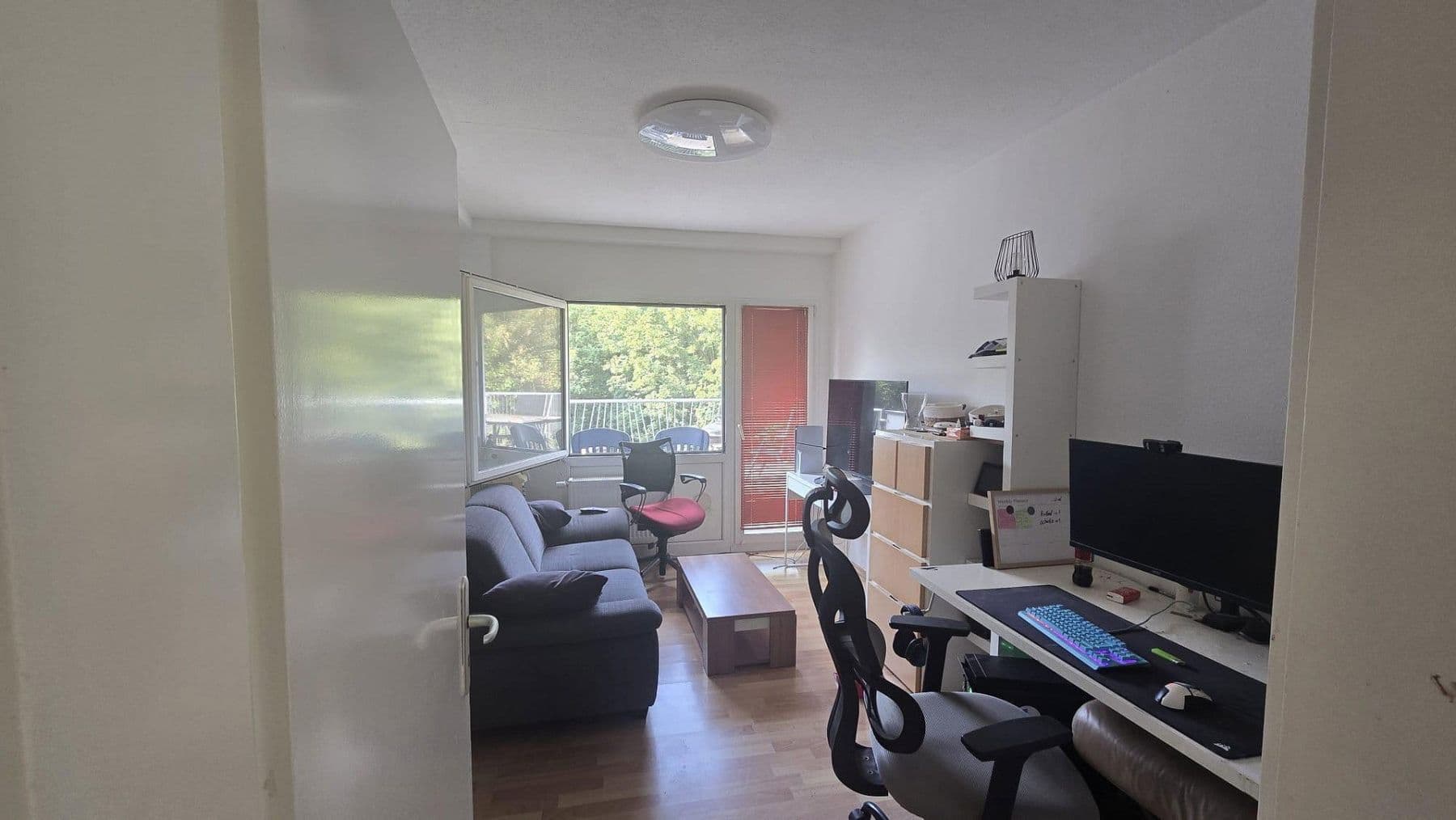 Prenájom bytu 3-izbový 105 m², Ittertalstraße 138, Solingen, Severné Porýnie - Westfálsko Prenájom bytu 3-izbový 105 m², Ittertalstraße 138, Solingen, Severné Porýnie - Westfálsko