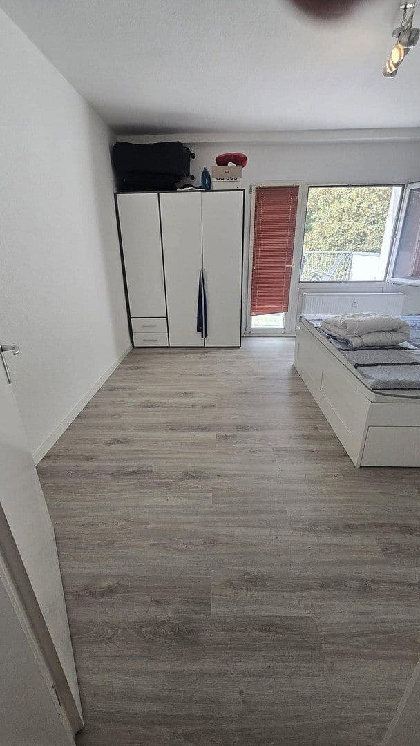 Prenájom bytu 3-izbový 105 m², Ittertalstraße 138, Solingen, Severné Porýnie - Westfálsko Prenájom bytu 3-izbový 105 m², Ittertalstraße 138, Solingen, Severné Porýnie - Westfálsko